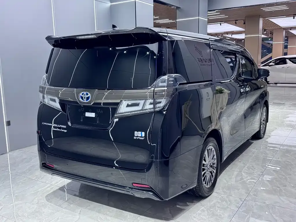 Toyota Vellfire — фото 4