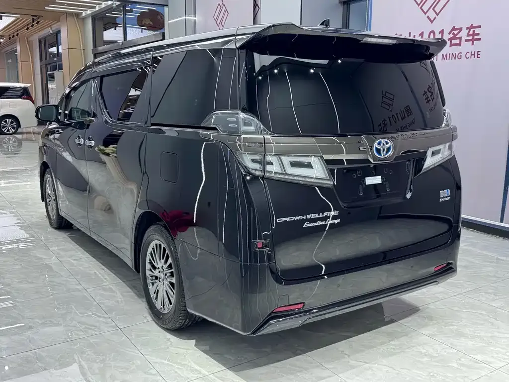 Toyota Vellfire — фото 8