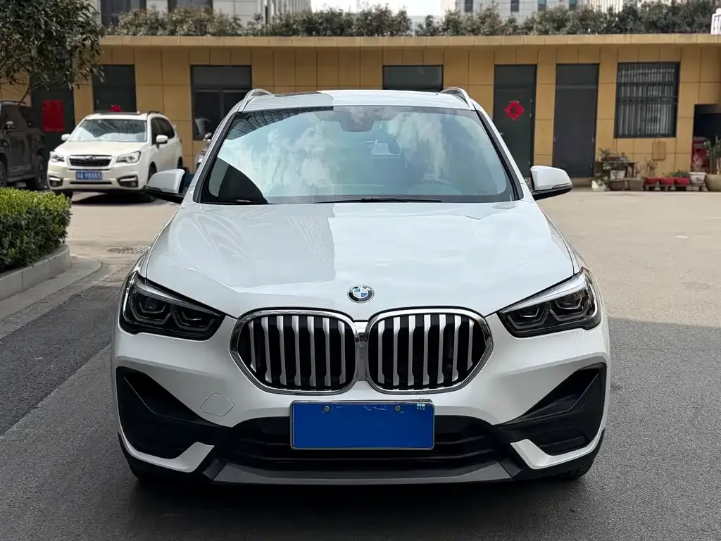 BMW X1 — фото 9