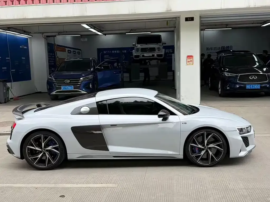 Audi R8 — фото 6