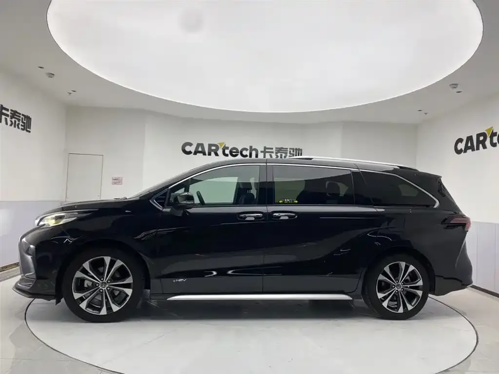 Toyota Granvia — фото 5