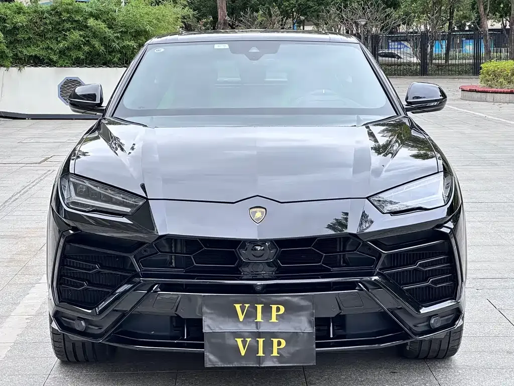 Lamborghini Urus — фото 9