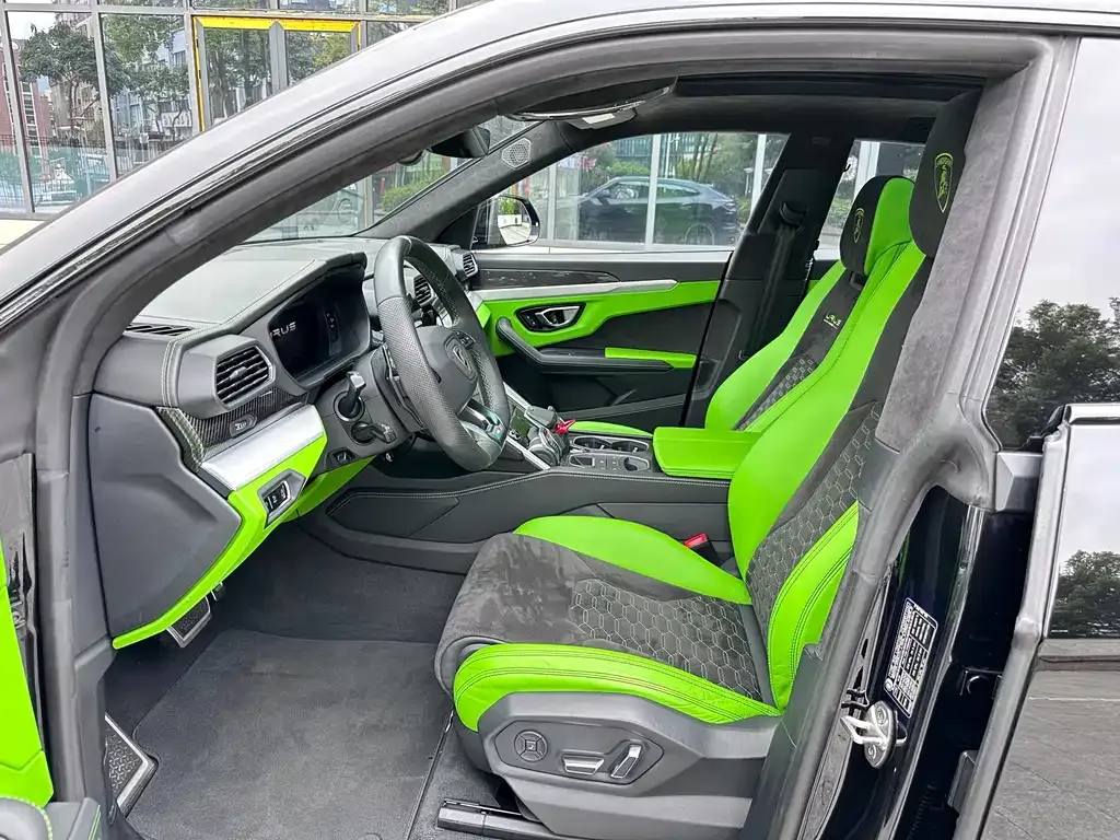 Lamborghini Urus — фото 7