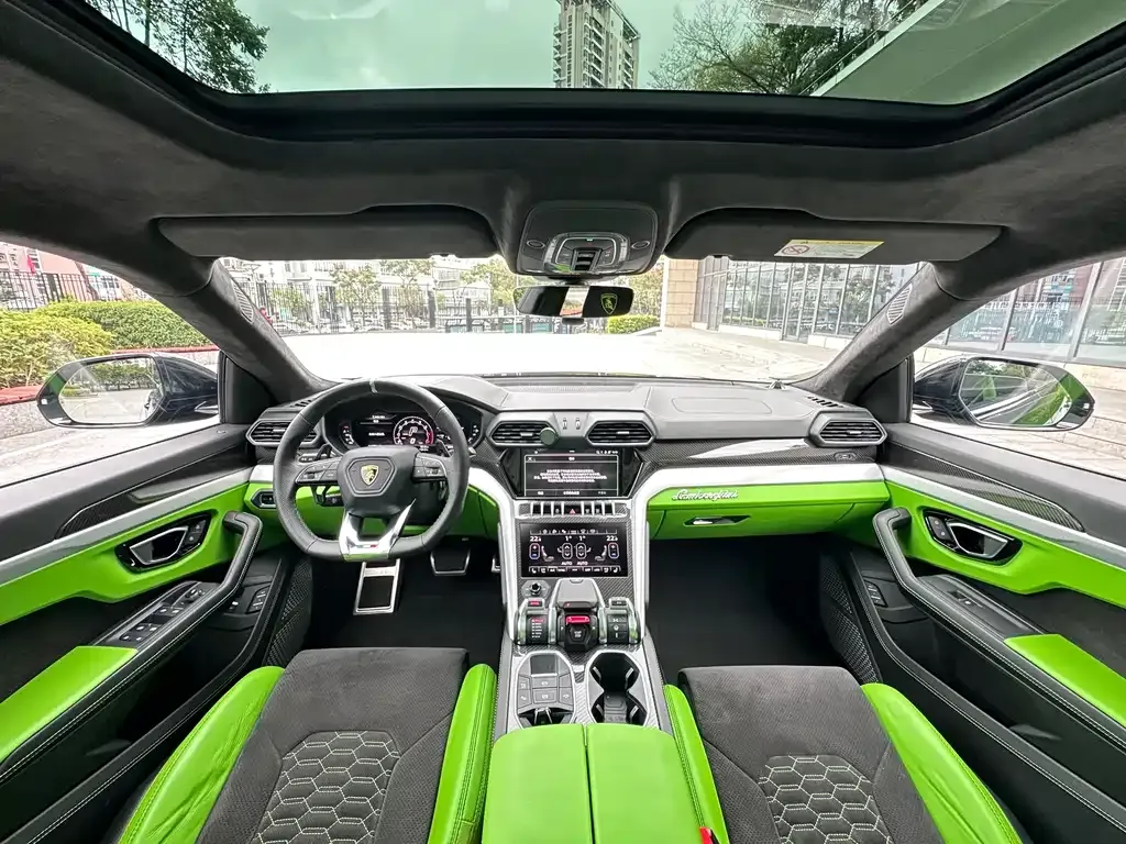 Lamborghini Urus — фото 10