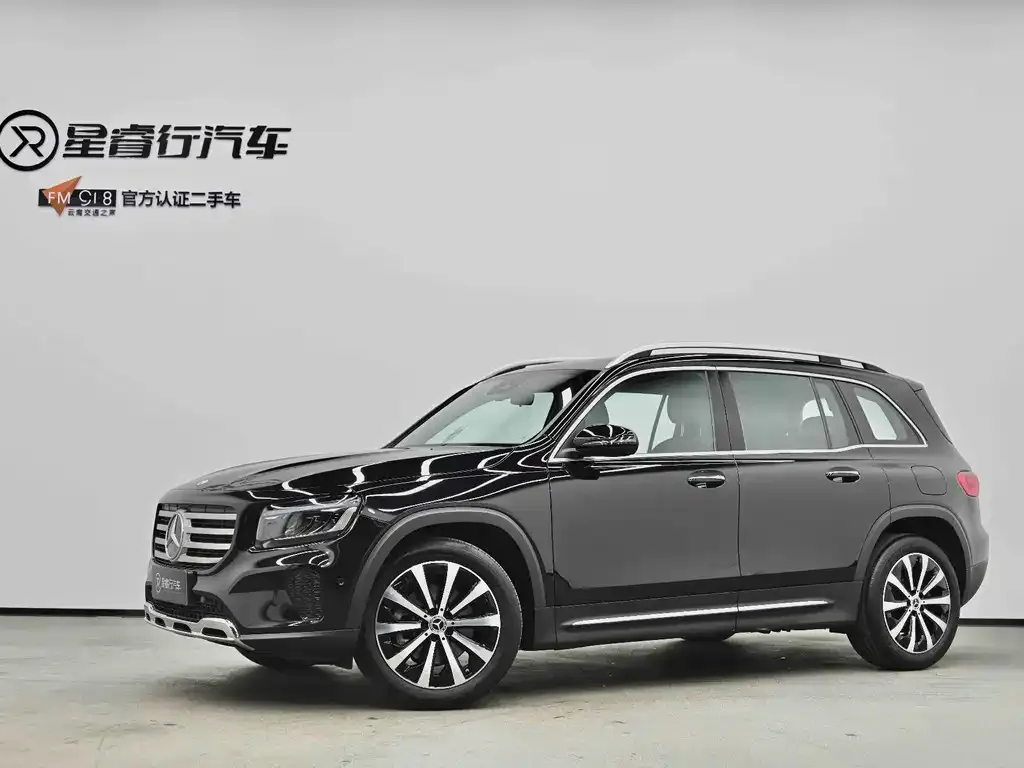 Mercedes-Benz GLB — фото 1