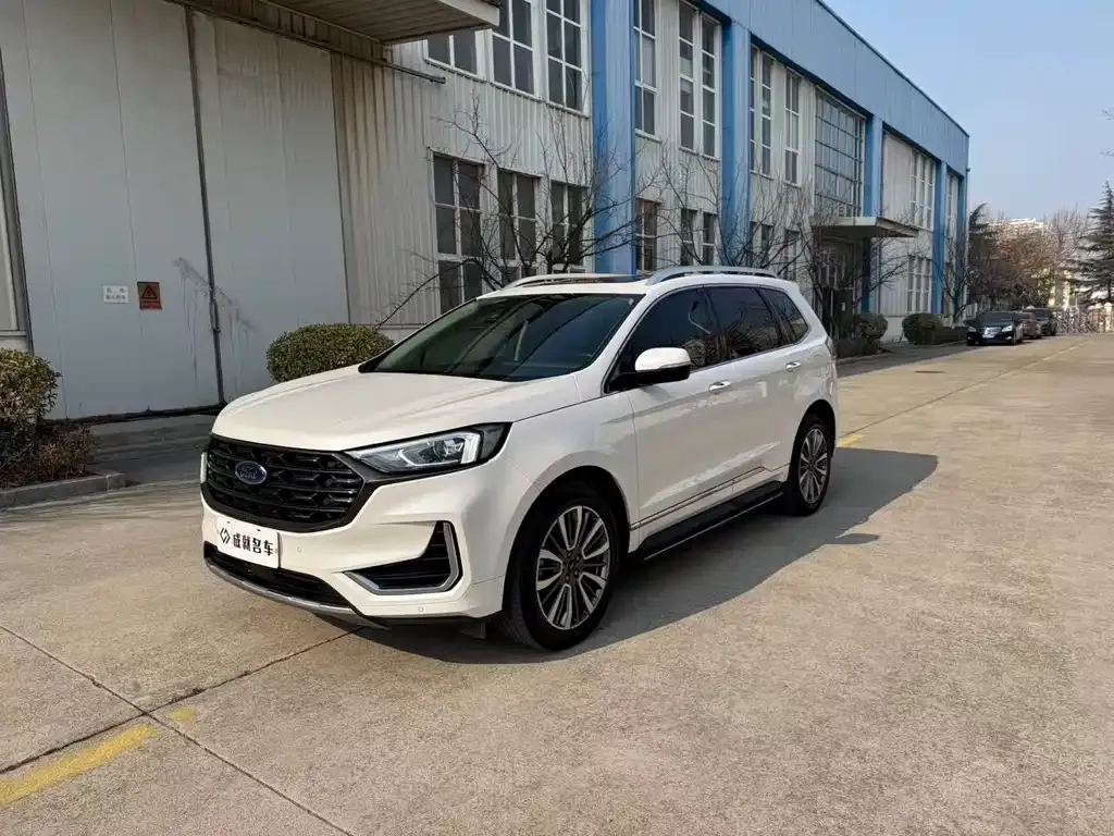 Ford Edge — фото 1