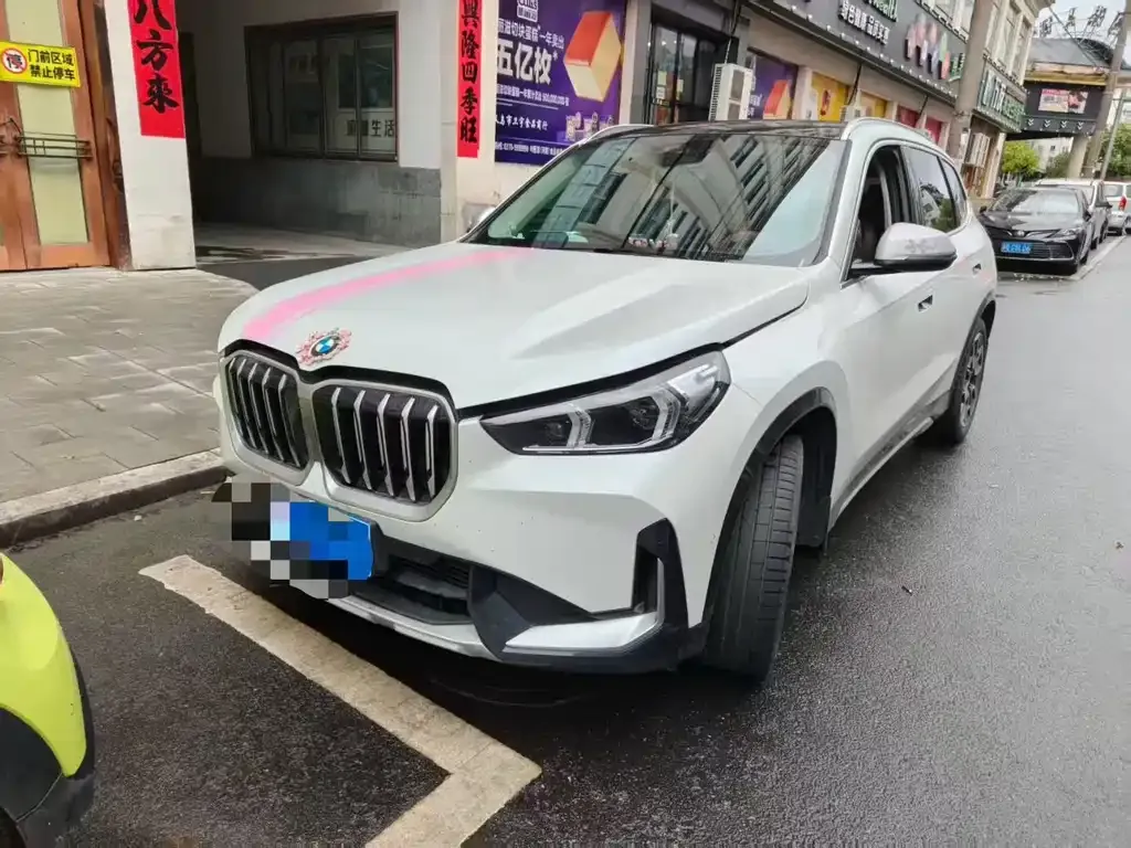 BMW X1 — фото 1