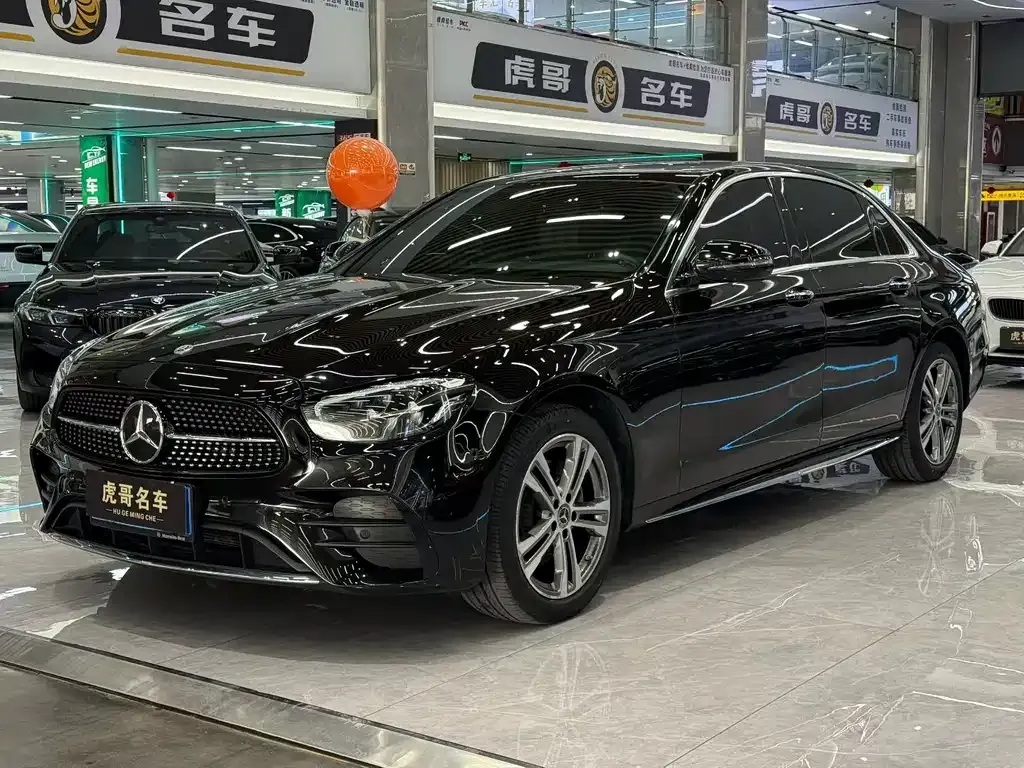 Mercedes-Benz E-Class — фото 1