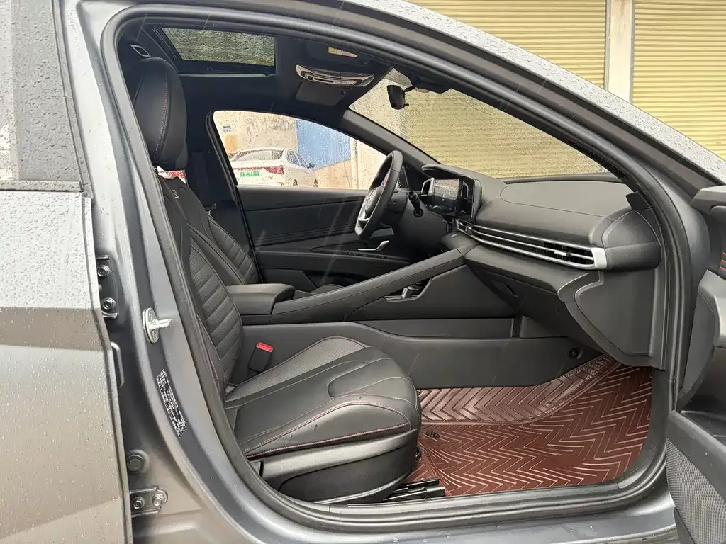 Hyundai Elantra — фото 4