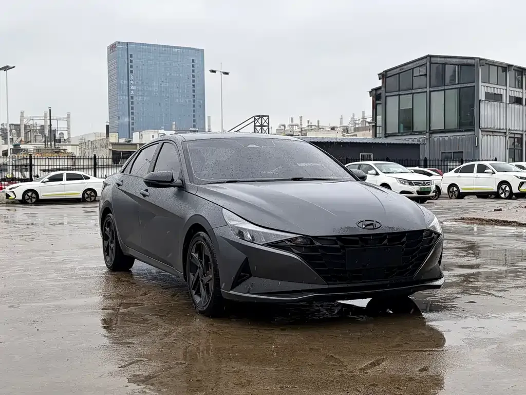 Hyundai Elantra — фото 2