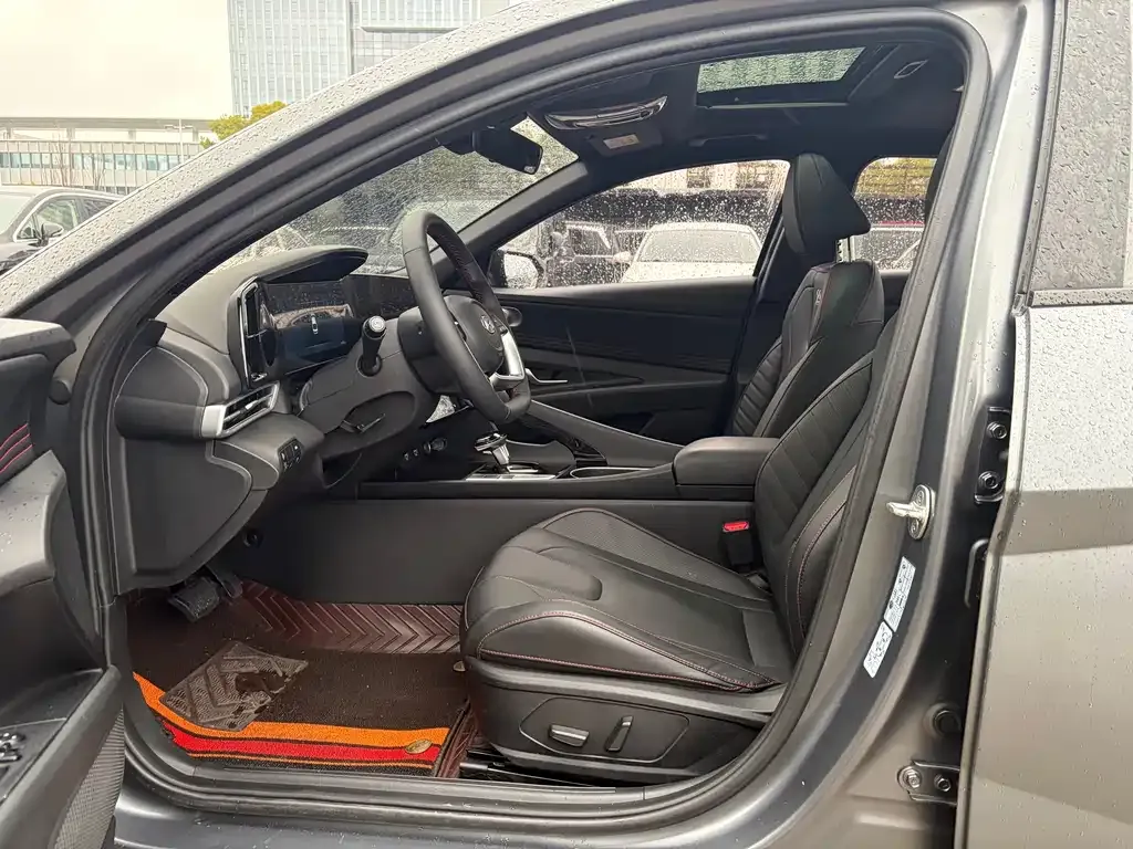 Hyundai Elantra — фото 10