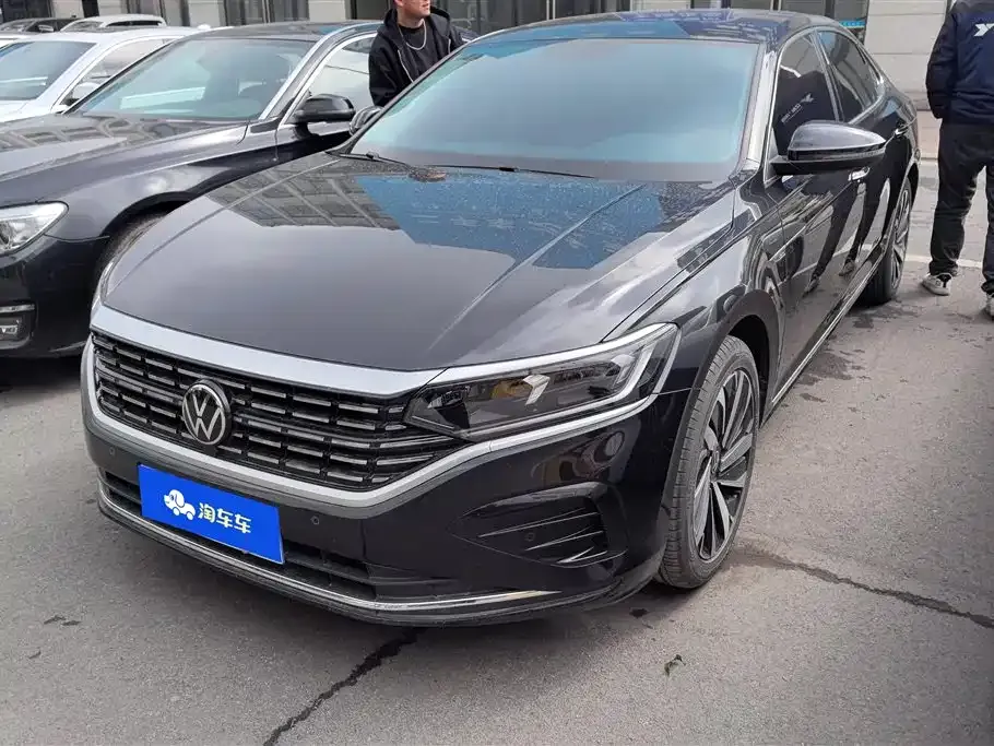 Volkswagen Passat — фото 1