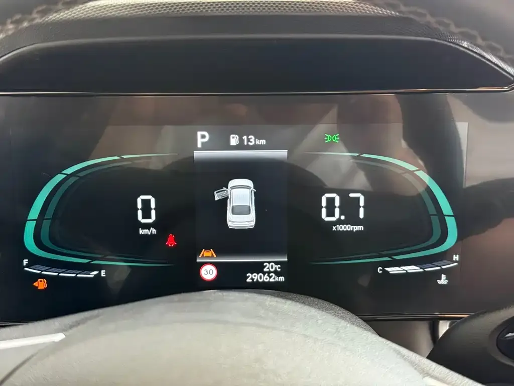 Hyundai Elantra — фото 2