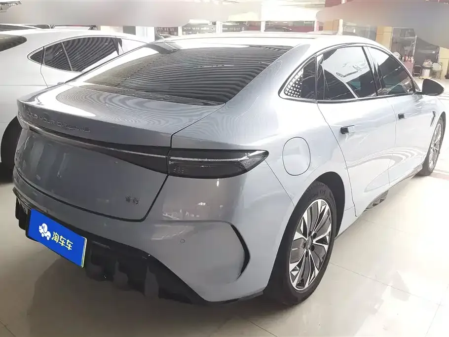 BYD Seal — фото 8
