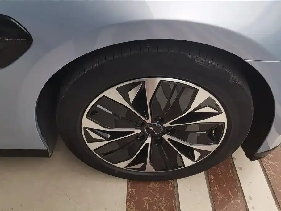 BYD Seal — фото 3