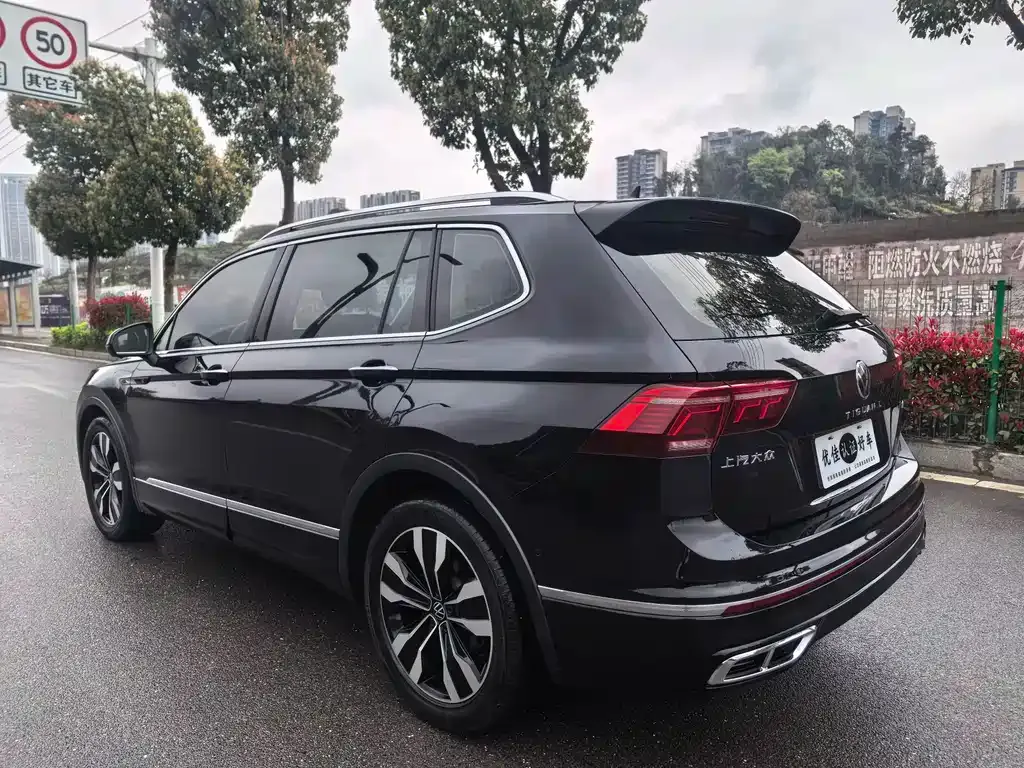 Volkswagen Tiguan L — фото 5