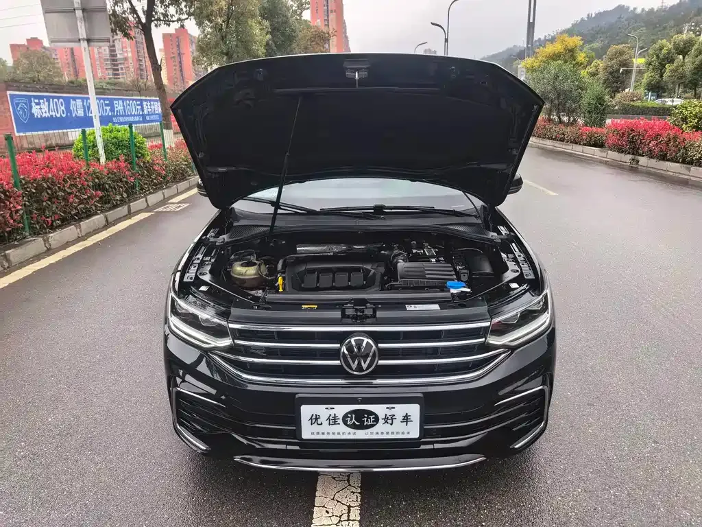 Volkswagen Tiguan L — фото 6