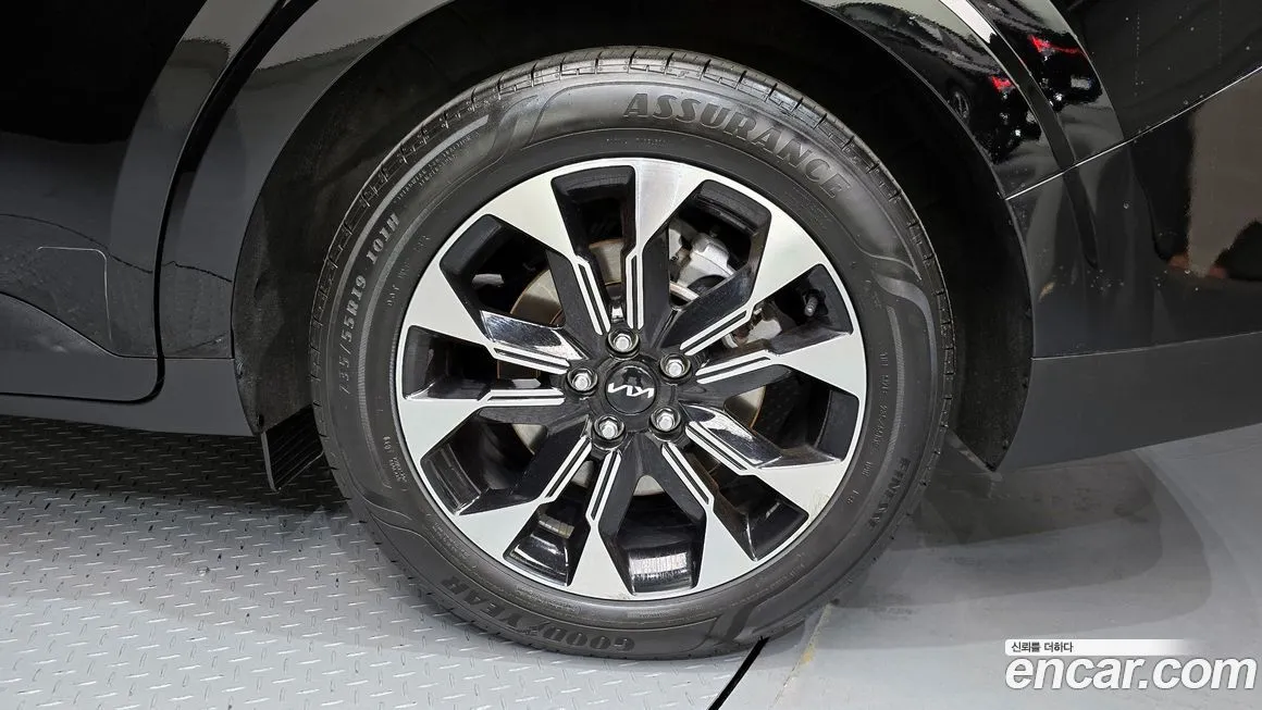 Kia Carnival — фото 10