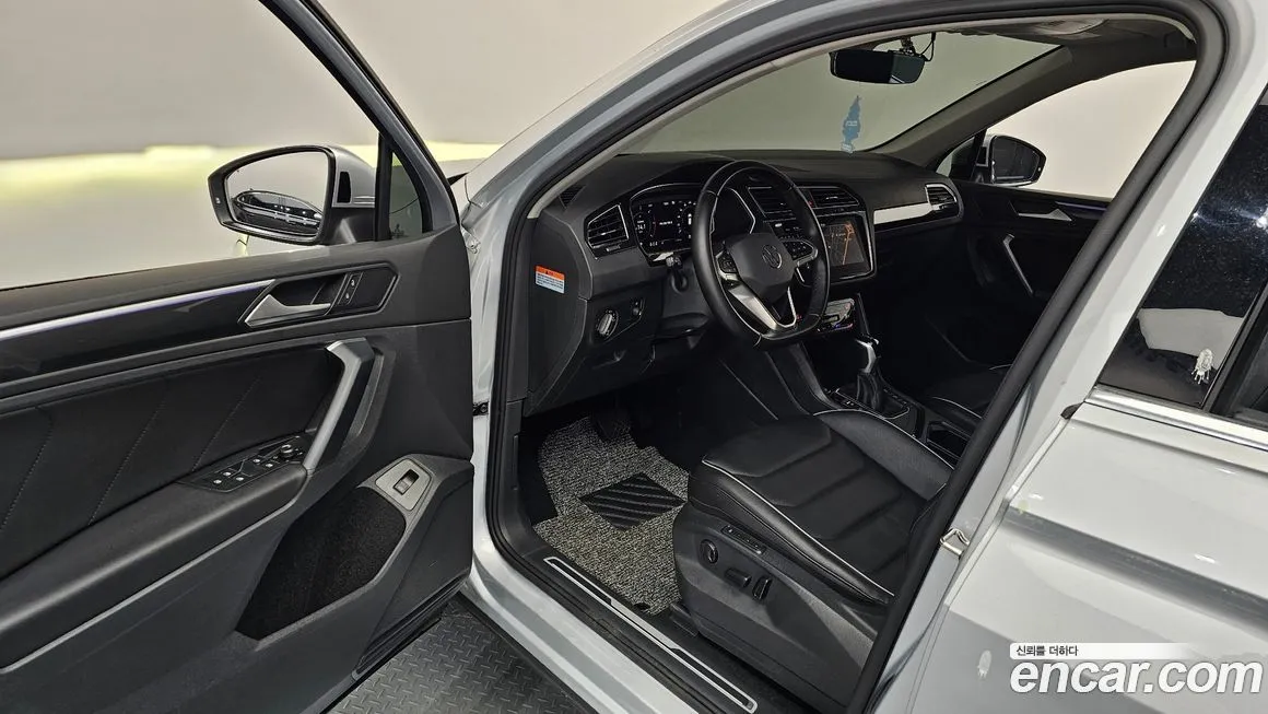 Volkswagen Tiguan — фото 6
