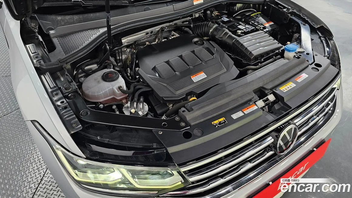 Volkswagen Tiguan — фото 9