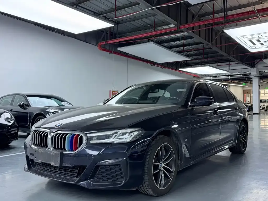 BMW 5 Series — фото 1