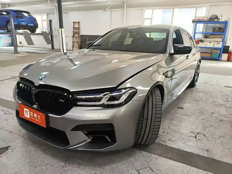 BMW M5 — фото 1