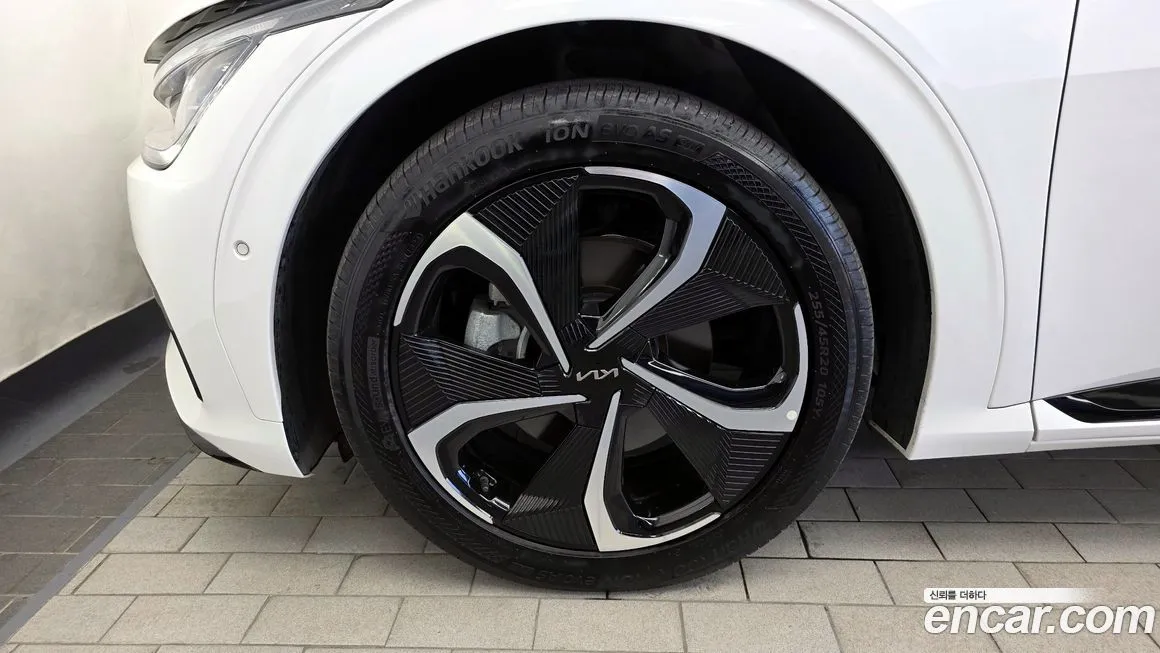 Kia EV6 — фото 7