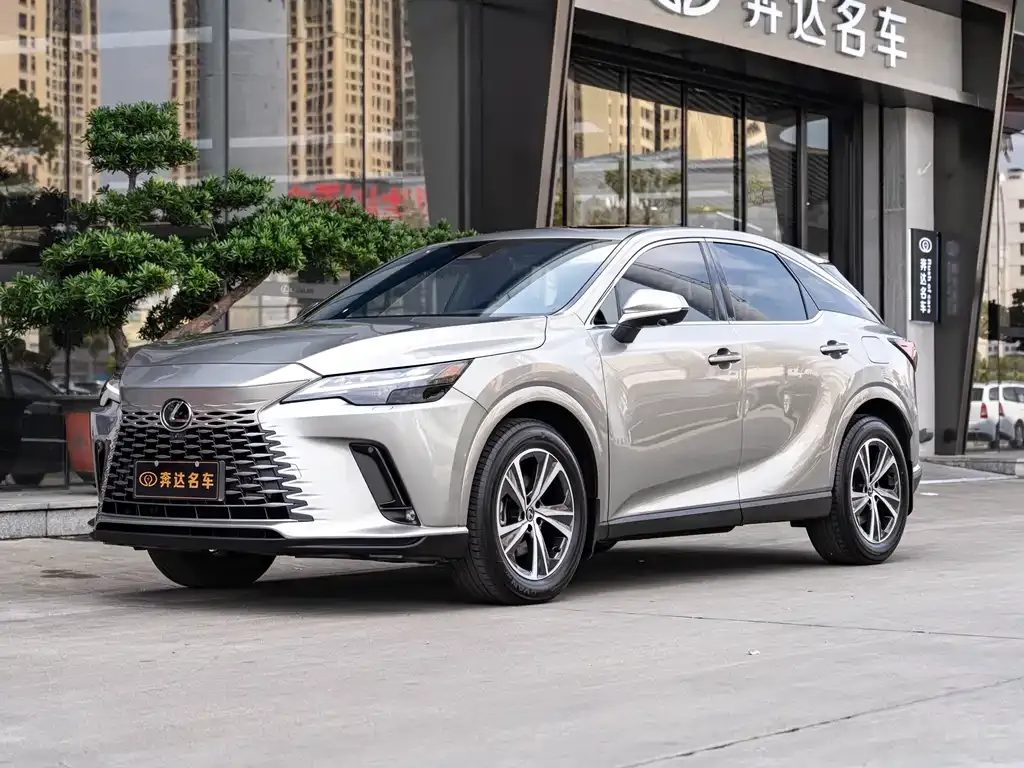 Lexus RX — фото 1