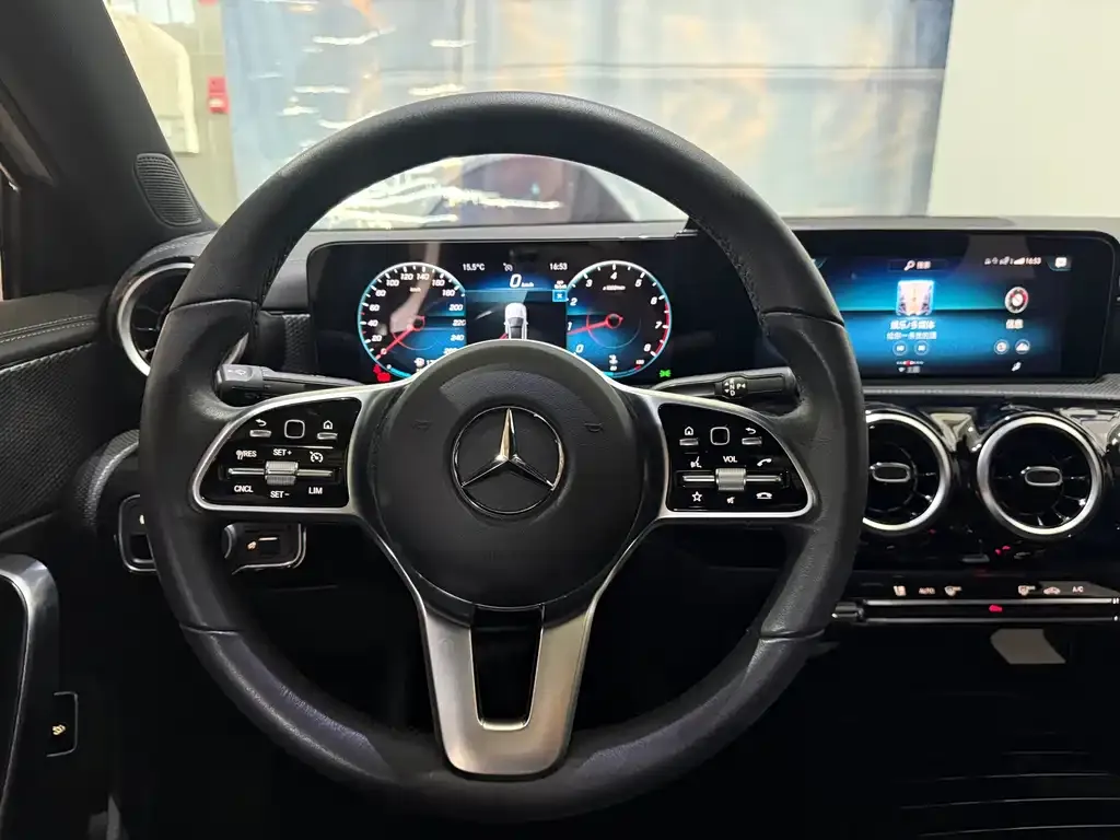 Mercedes-Benz A-Class — фото 10