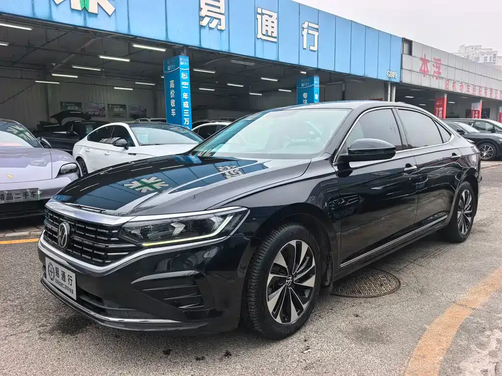 Volkswagen Passat — фото 1