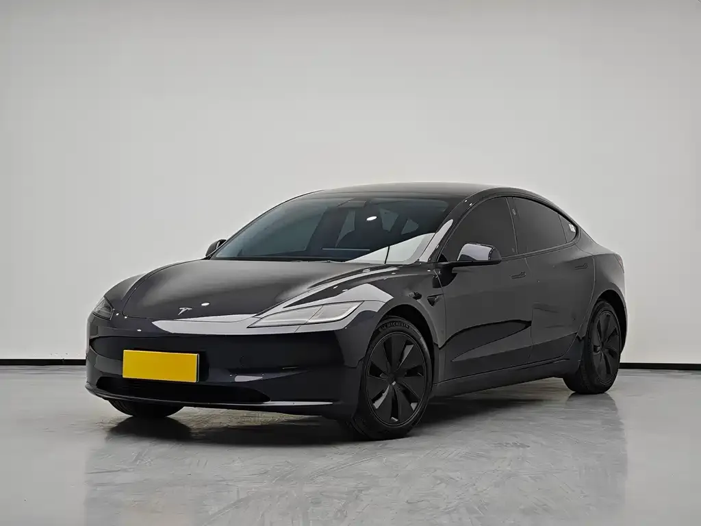 Tesla Model 3 — фото 1