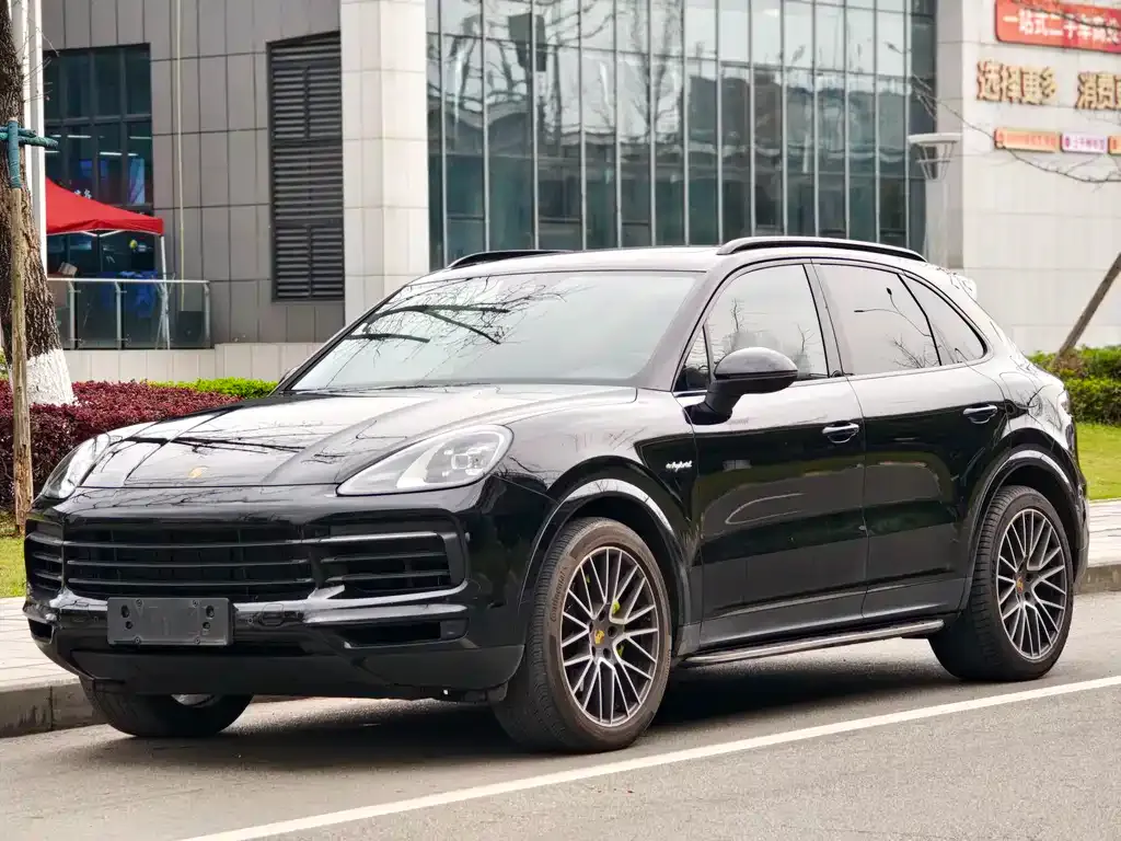 Porsche Cayenne Hybrid — фото 1