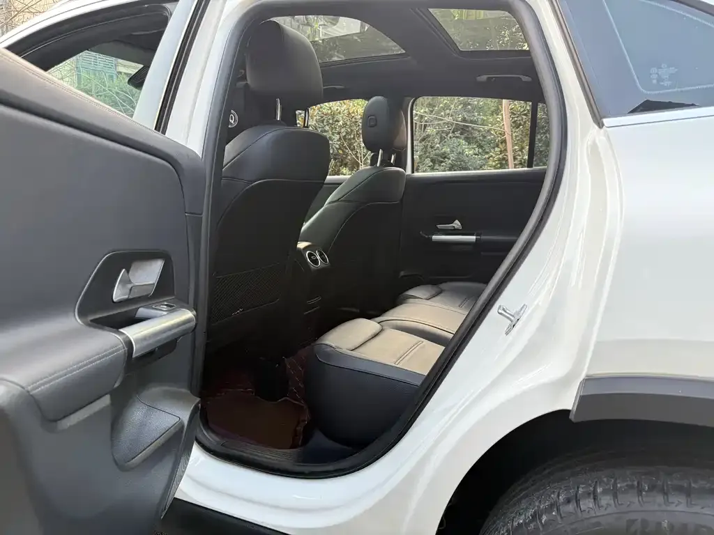 Mercedes-Benz GLA — фото 9