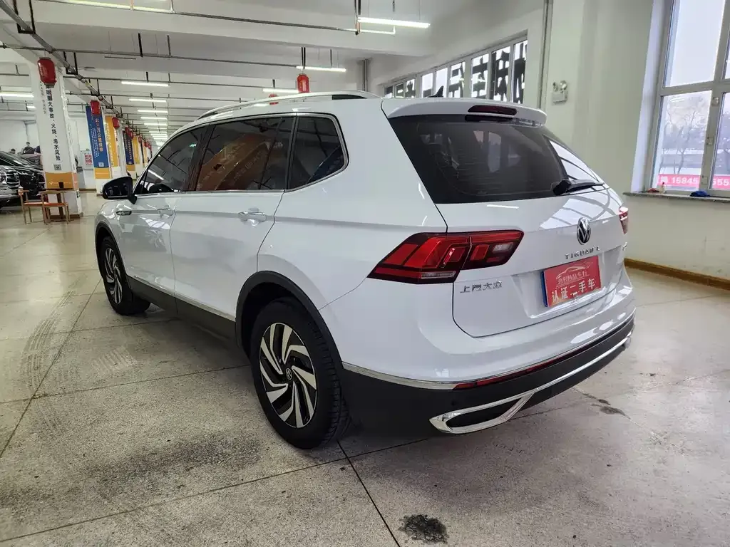 Volkswagen Tiguan L — фото 8