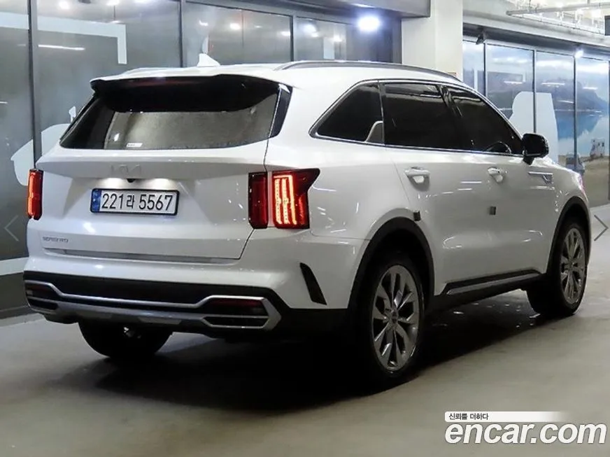 Kia Sorento — фото 9