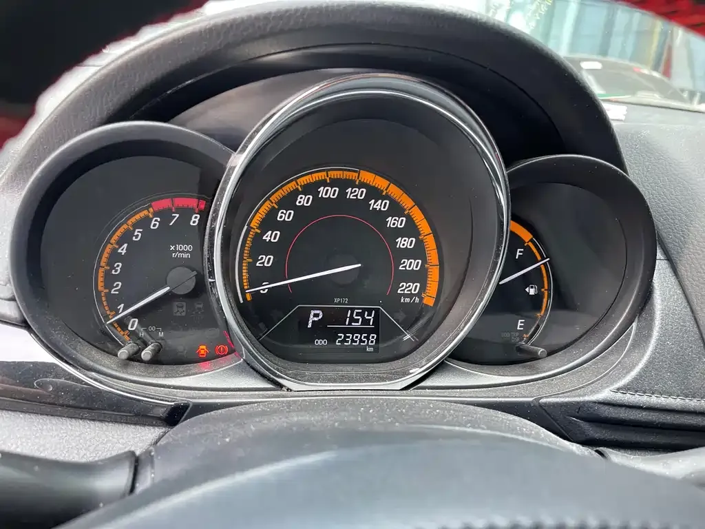 Toyota Yaris L — фото 6