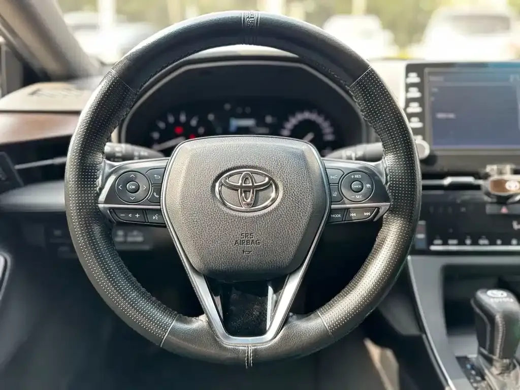 Toyota Avalon — фото 10