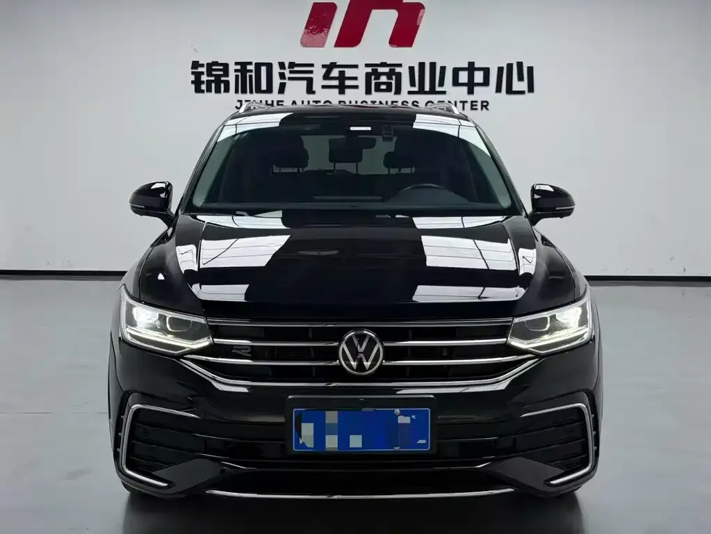 Volkswagen Tiguan L — фото 2