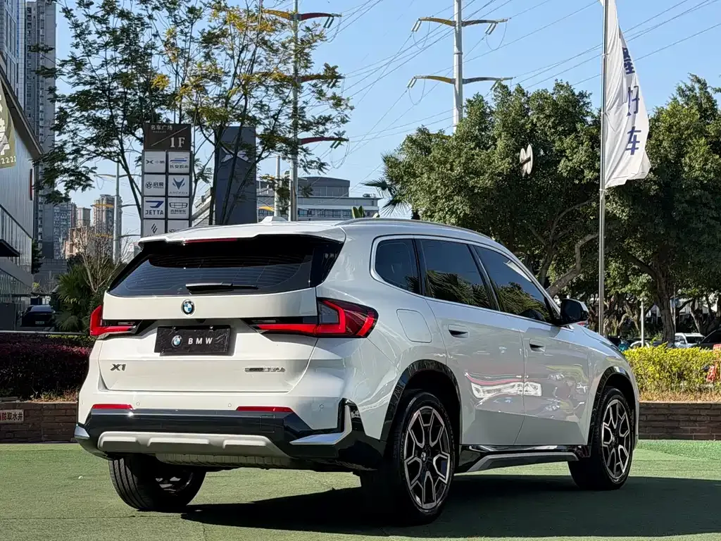 BMW X1 — фото 9