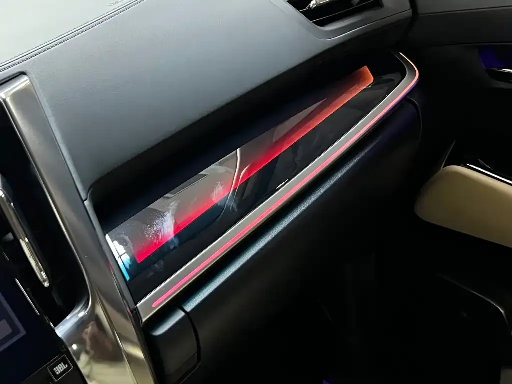 Toyota Alphard — фото 4