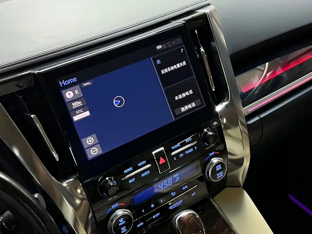 Toyota Alphard — фото 2
