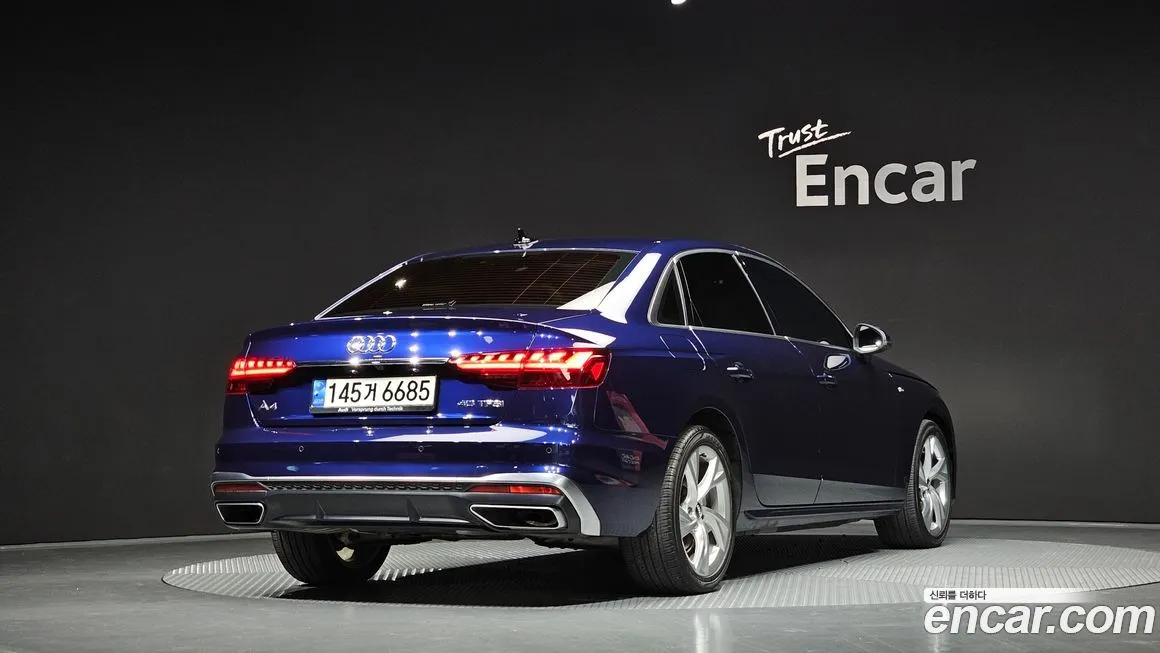 Audi A4 — фото 5