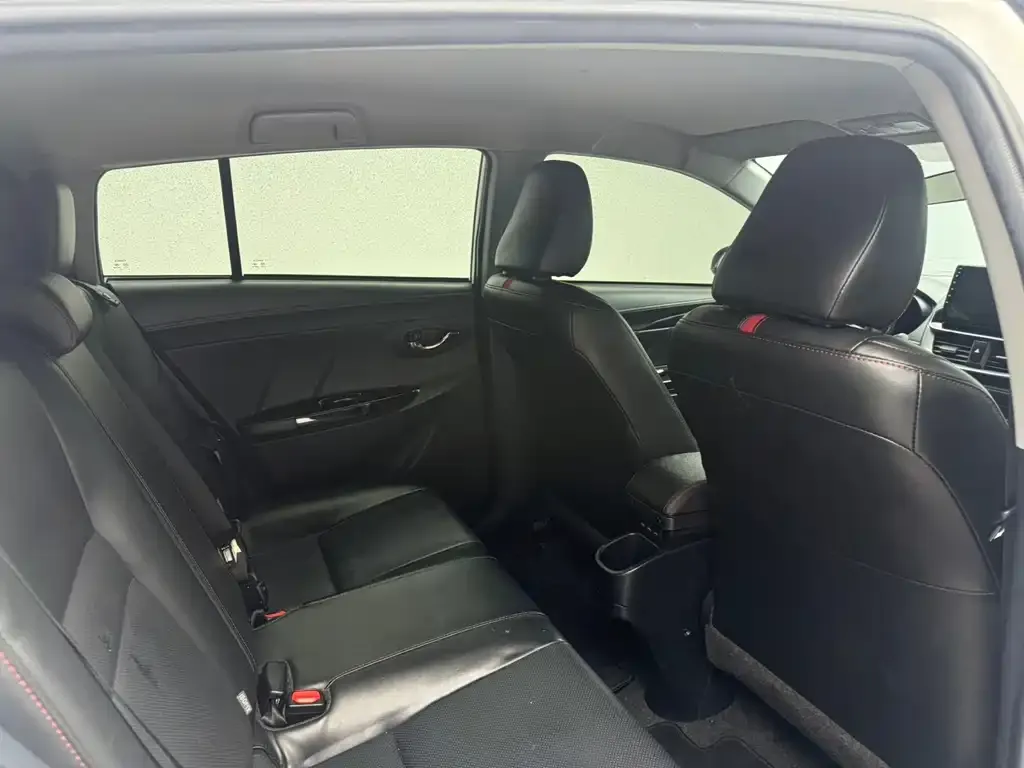 Toyota Yaris L — фото 6