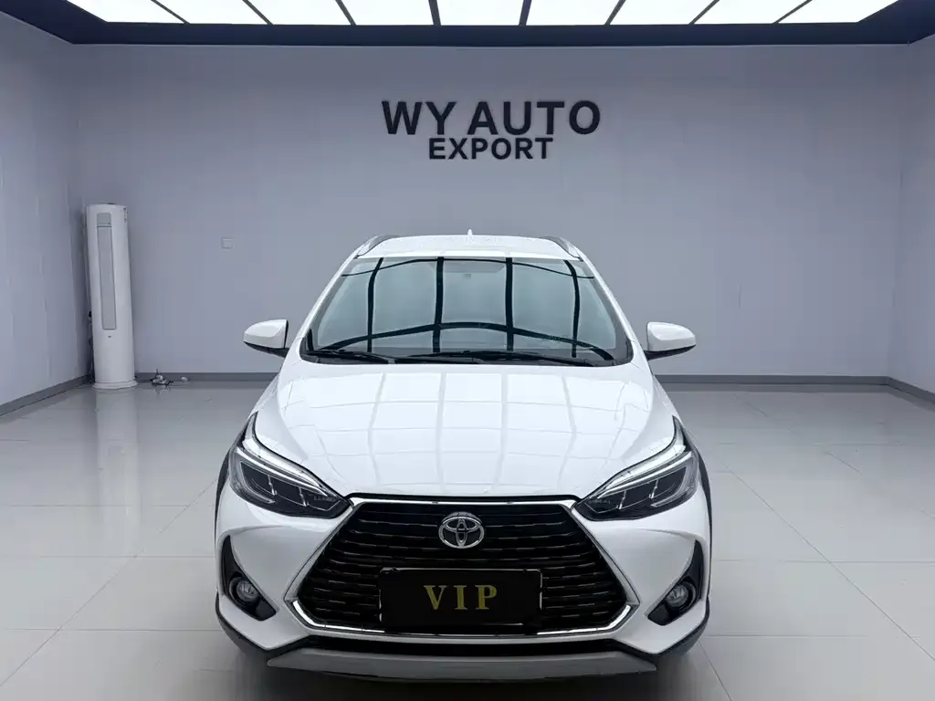Toyota Yaris L — фото 4