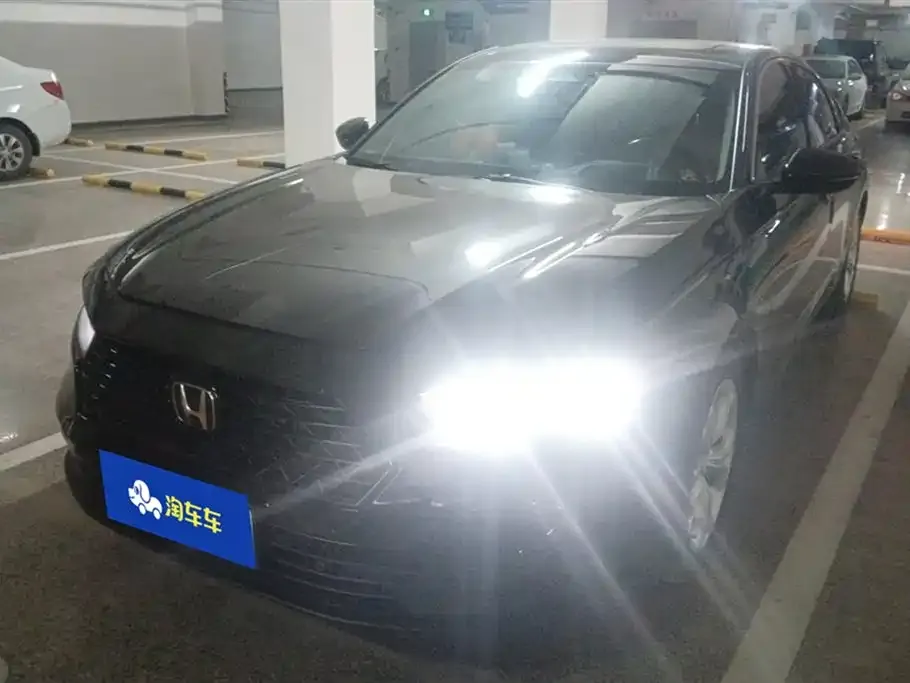Honda Accord — фото 1