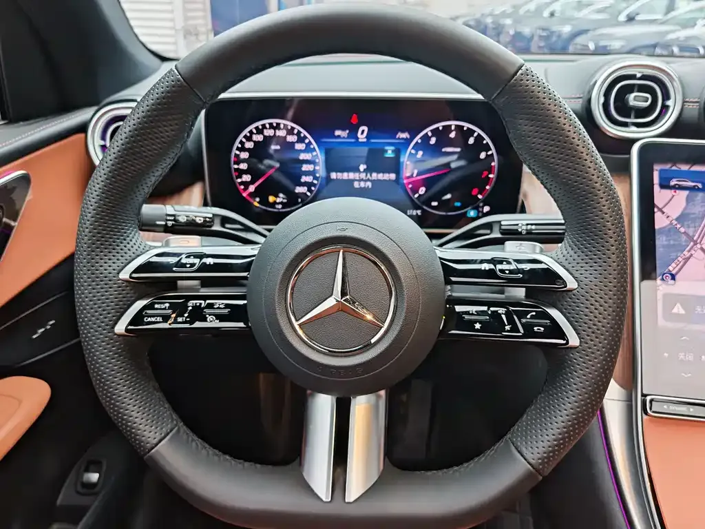 Mercedes-Benz GLC — фото 10