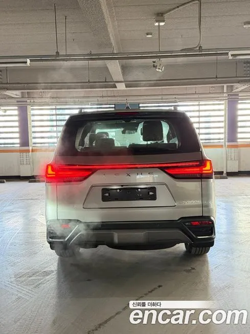 Lexus LX — фото 7