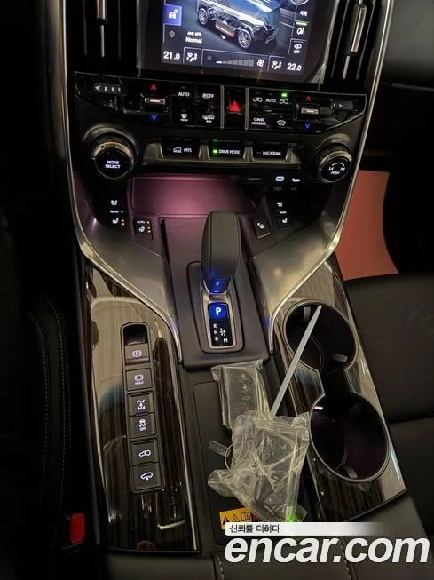 Lexus LX — фото 8