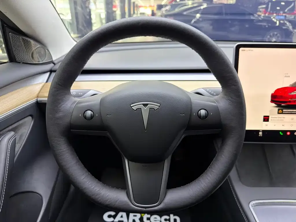 Tesla Model 3 — фото 8