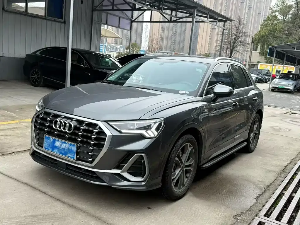Audi Q3 — фото 1